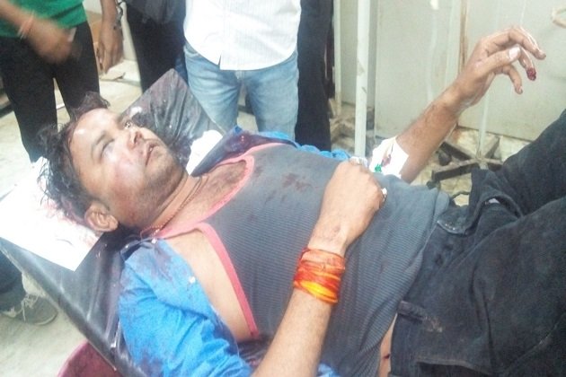 Journalist Ashish Vishwakarma attacked by BJP leaders