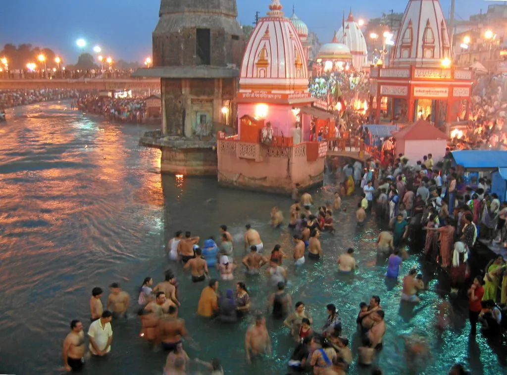 Evening prayers at Har-Ki-Pairi Ghat in Haridwar